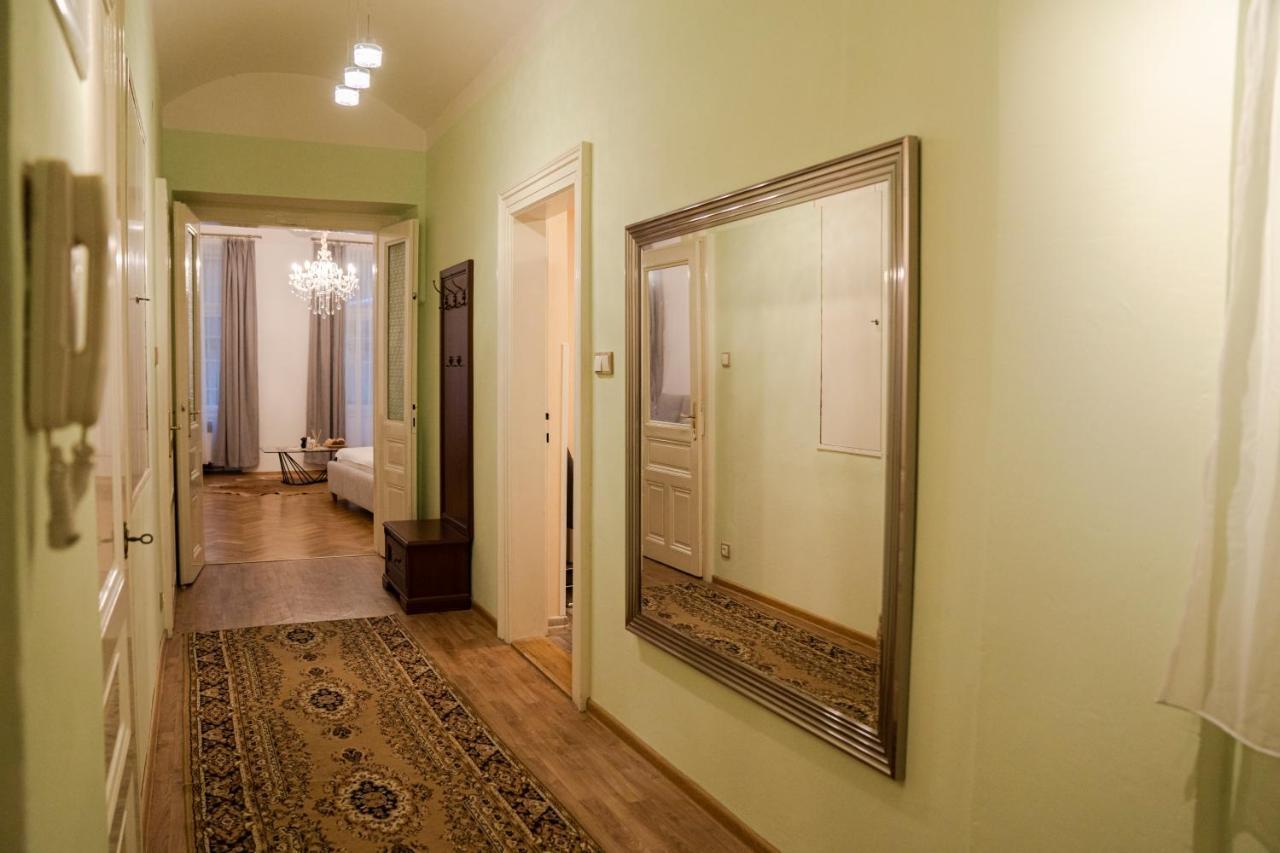 Helen Homestay Vaclavske Namesti Πράγα Εξωτερικό φωτογραφία