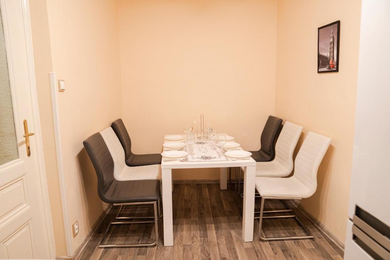 Helen Homestay Vaclavske Namesti Πράγα Εξωτερικό φωτογραφία