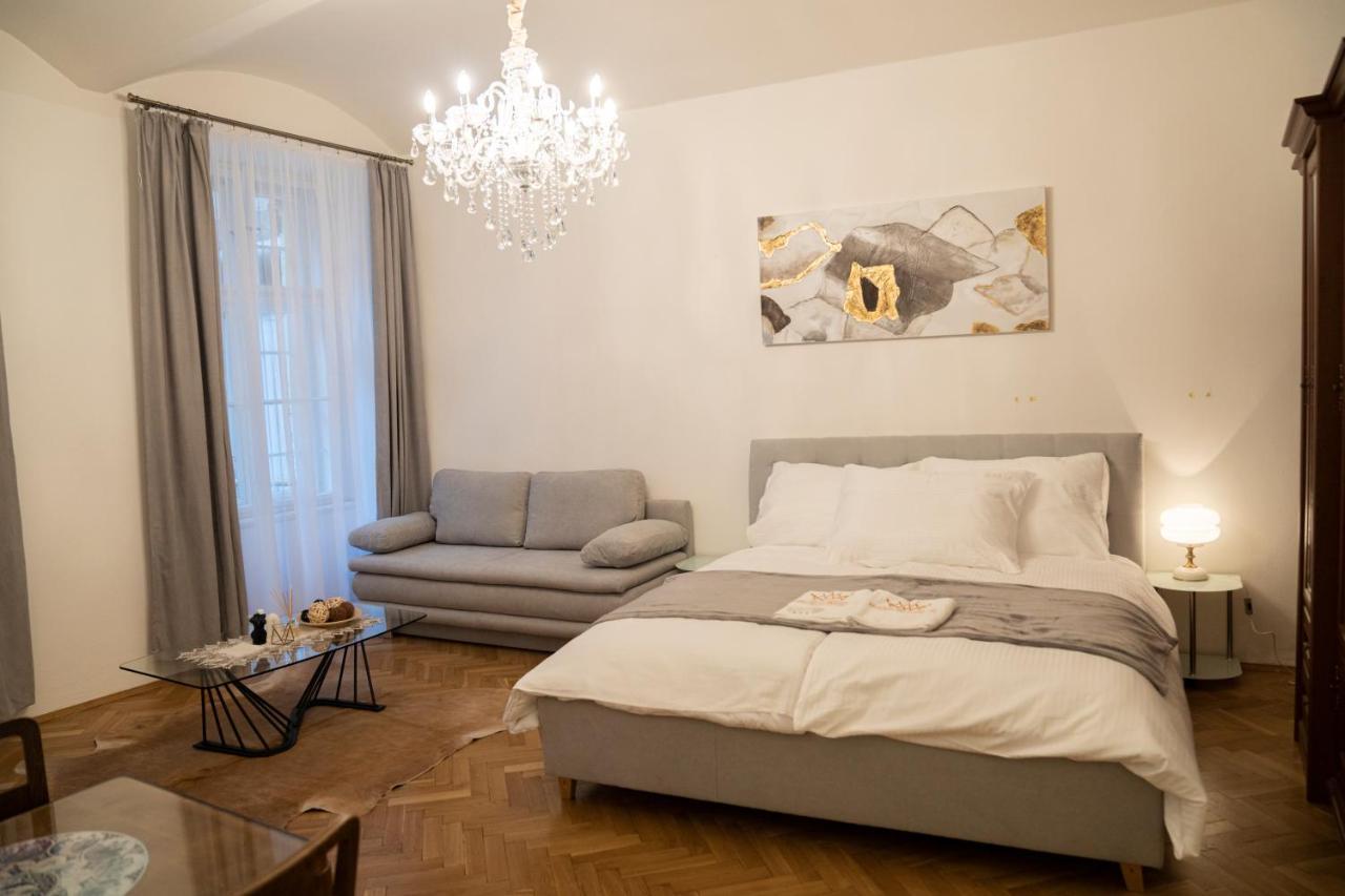 Helen Homestay Vaclavske Namesti Πράγα Εξωτερικό φωτογραφία